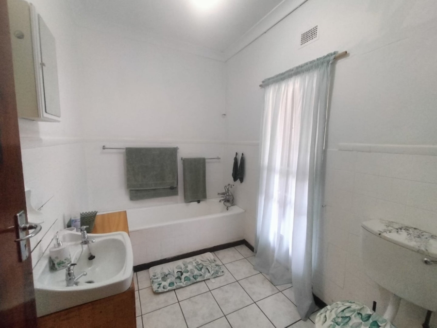 4 Bedroom Property for Sale in Universitas Free State